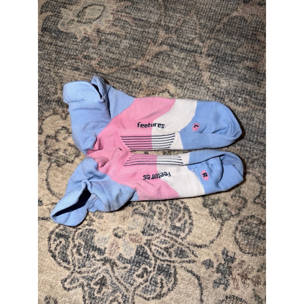 Feetures Elite Light Cushion No Show Tab Running Socks